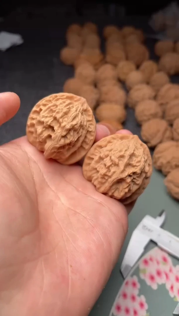 把件文玩核桃a157 霞云岭  39尺 磕尖