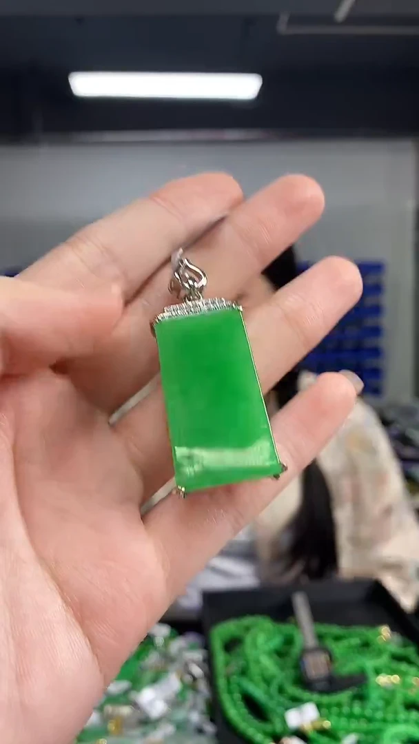 颈饰未镶嵌翡翠多样性发其一颜色微差