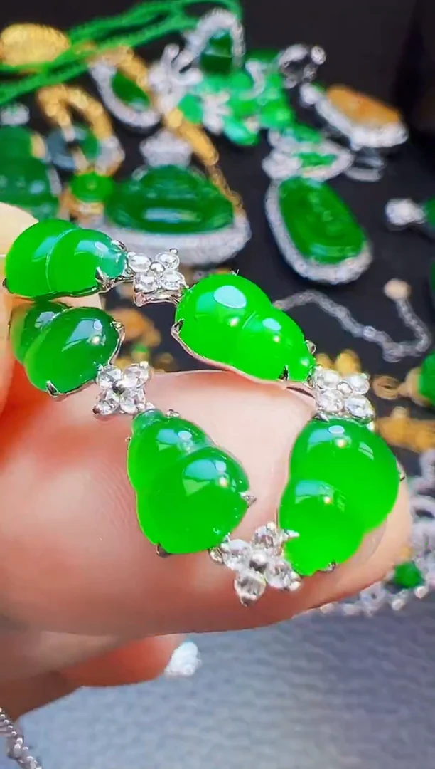 18K金镶嵌手链翡翠看*看翡翠