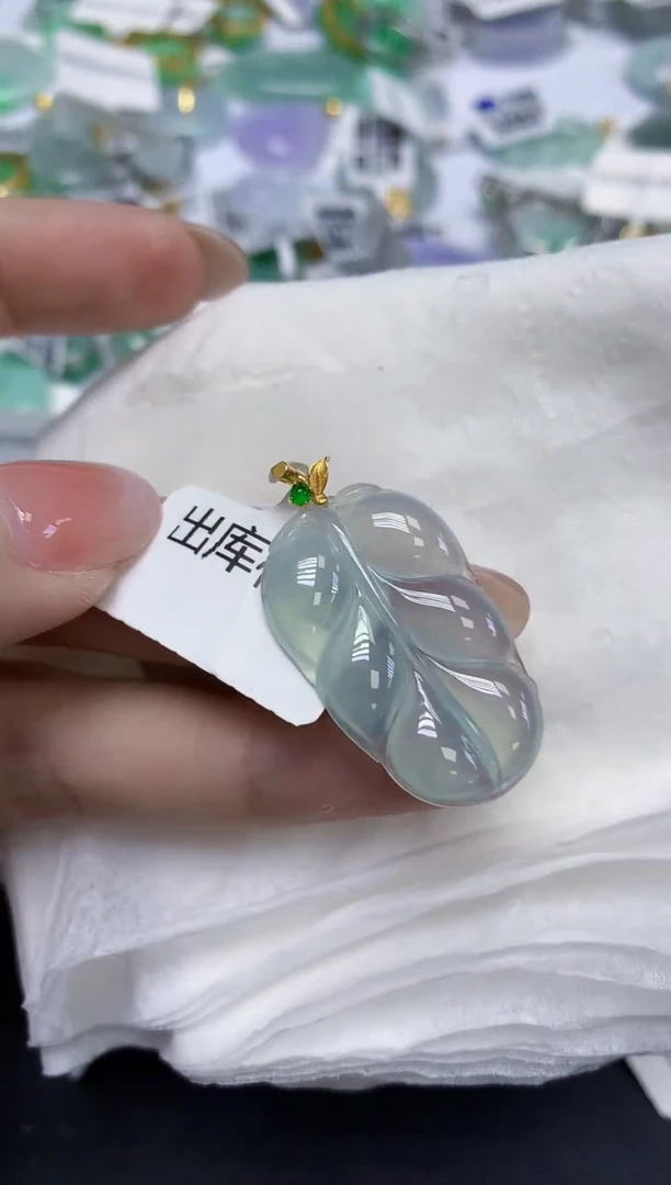 颈饰18K金镶嵌翡翠天然缅甸翡翠A货多样性发一件