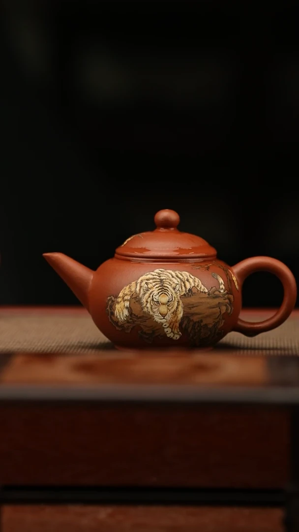茶壶紫砂猛虎  150毫升 水平