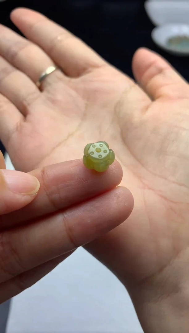 未镶嵌定制翡翠卡9*6.7mm