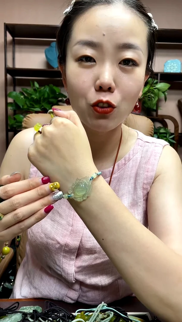 岫玉未镶嵌戒指多样性发货发其中之一