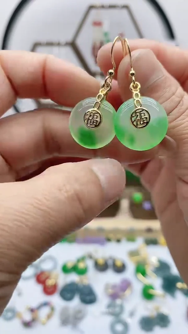 未镶嵌石英质玉（天山翠）耳饰162