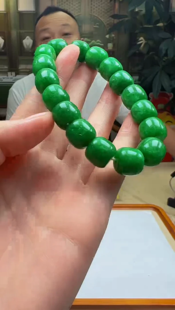 翡翠未镶嵌颈饰BQ2025-8-13-12