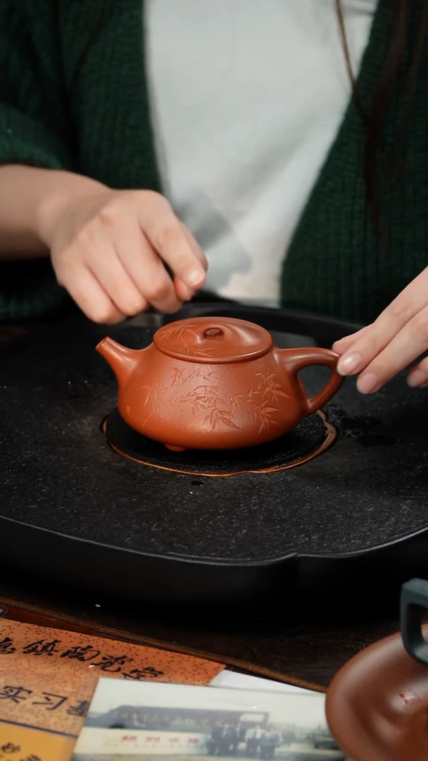 茶壶紫砂宝山工艺厂 景舟石瓢39 红降坡 220毫升