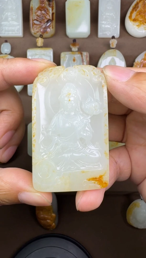 和田玉未镶嵌颈饰挂件