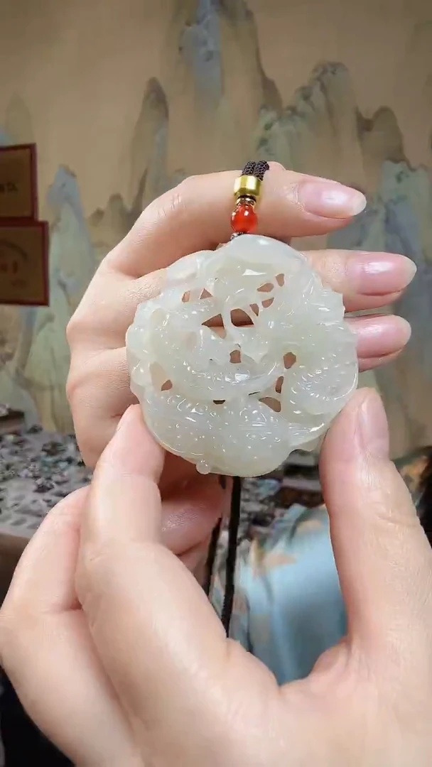 颈饰未镶嵌和田玉.