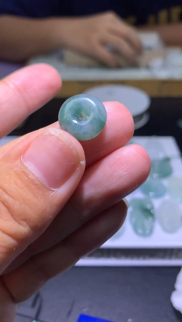 定制翡翠未镶嵌毛货