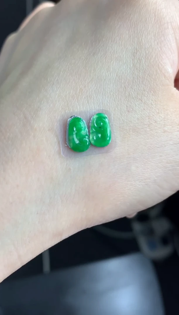 定制翡翠未镶嵌一对如意