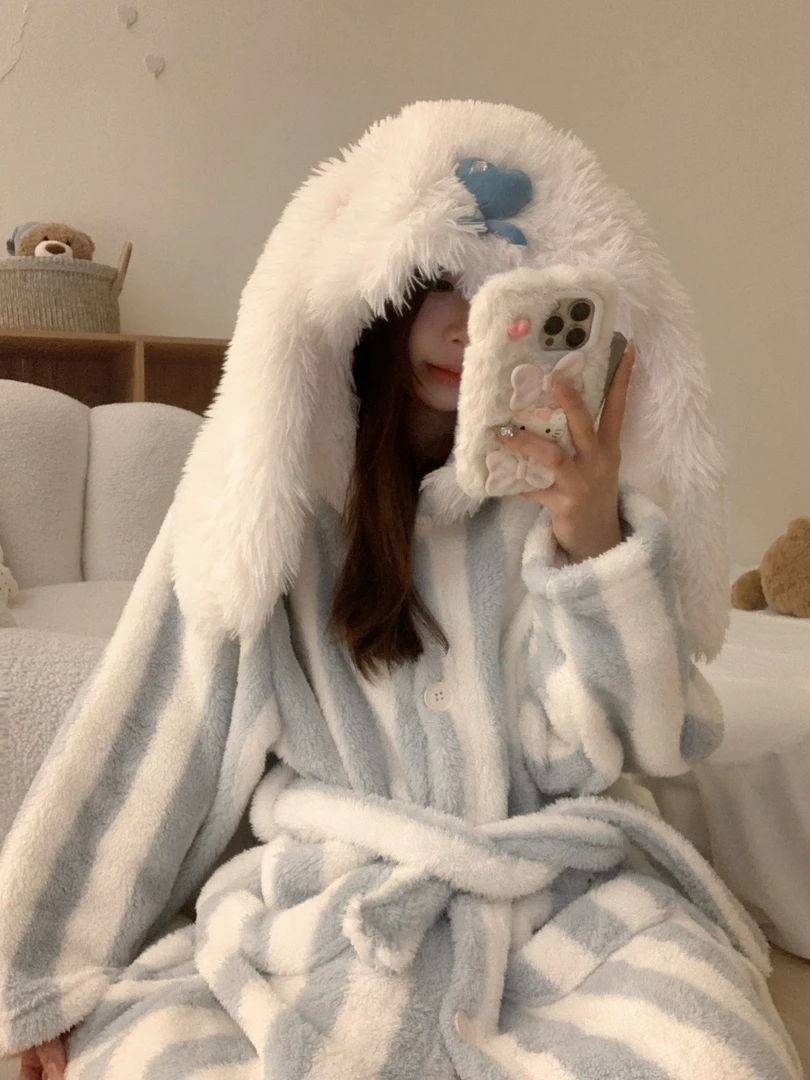 2025秋冬新款兔耳朵女冬长款珊瑚绒单睡袍加厚条纹连帽浴袍家居服
