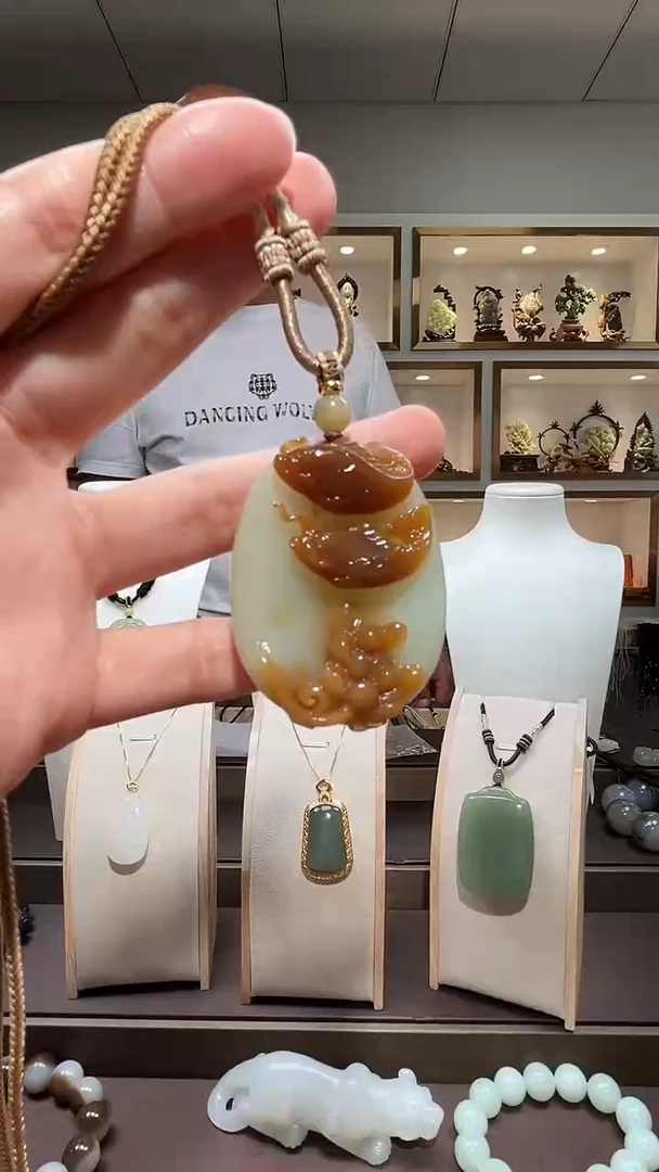 和田玉未镶嵌颈饰苏