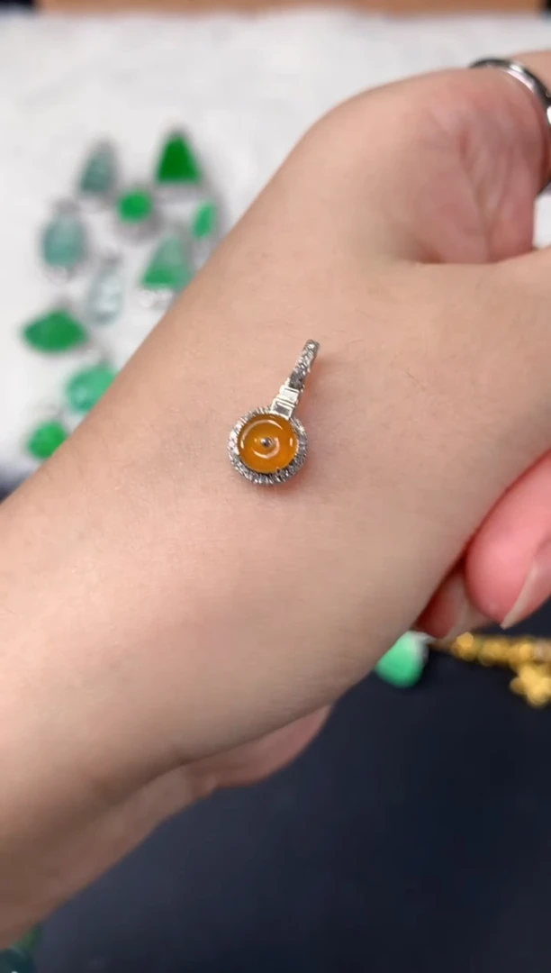 吊坠(不含链)18K金镶嵌翡翠A956|980