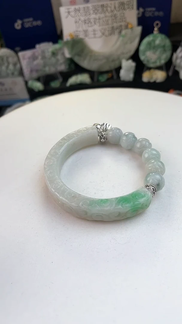 未镶嵌手链翡翠粟****?手工定制默认微瑕主播介绍为准