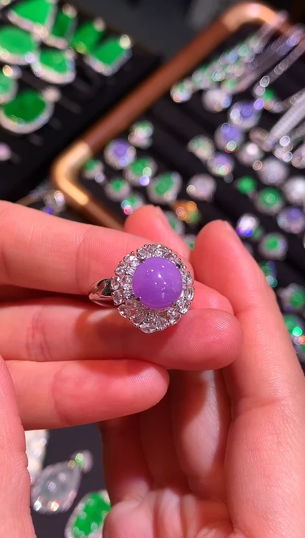 18K金镶嵌戒指翡翠红椿紫蛋面戒指