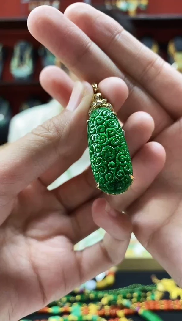颈饰未镶嵌翡翠吊坠