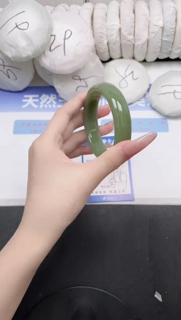 未镶嵌手镯石英质玉61-56.9
