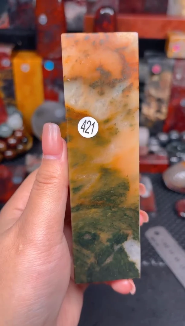 玉 桂林鸡血玉印章摆件 编号：421