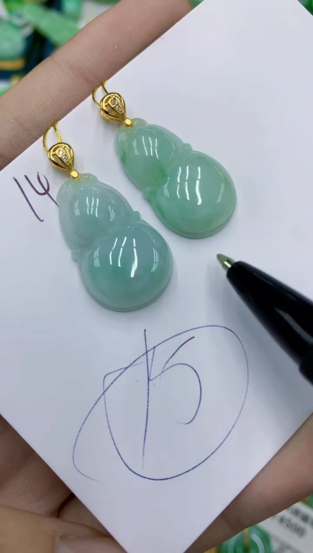 翡翠未镶嵌颈饰11111111111多样性发其一