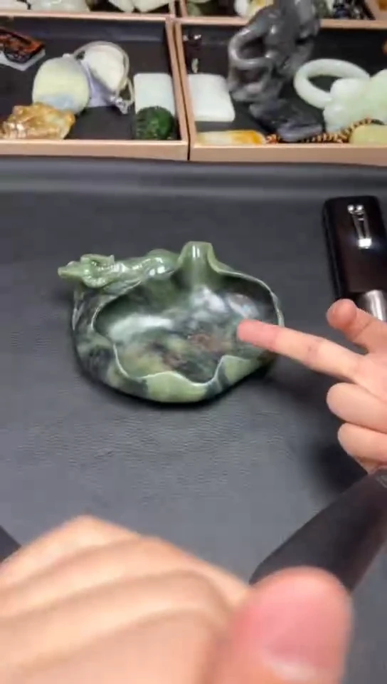 和田玉未镶嵌吊坠(不含链)和田玉18