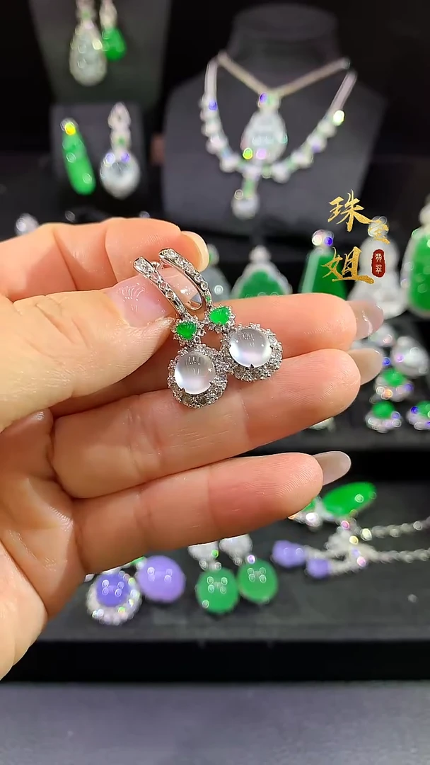 18K金镶嵌翡翠耳饰耳饰