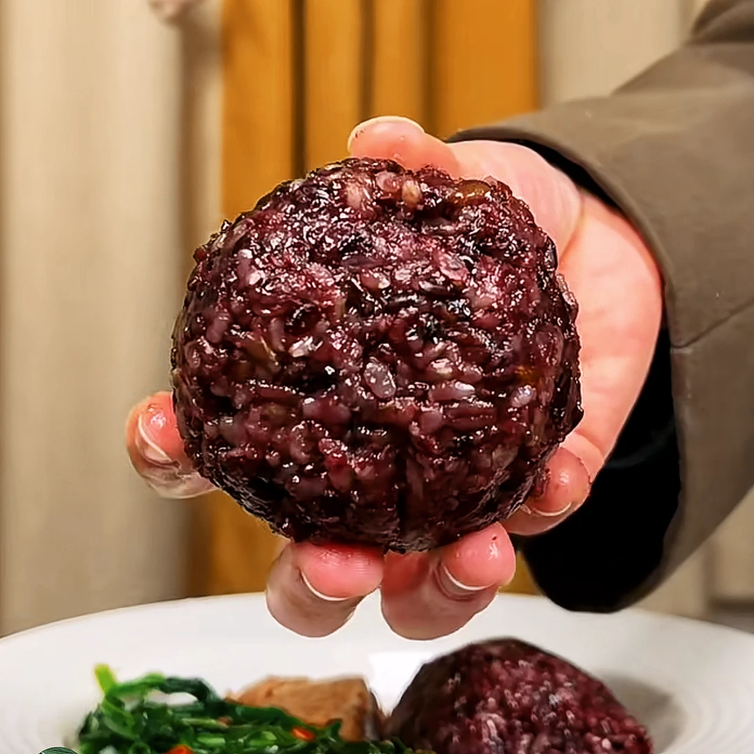 七色糙米杂粮饭团方便食品开袋即食粗粮代餐低脂肥餐早餐主食品饱腹米饭