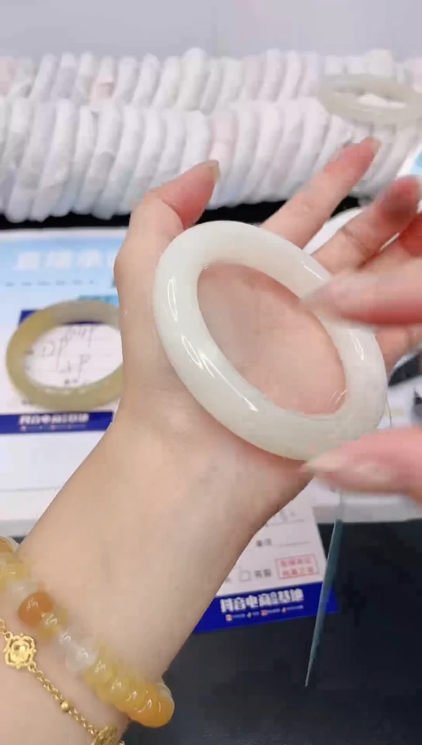 和田玉手镯未镶嵌16G50-55