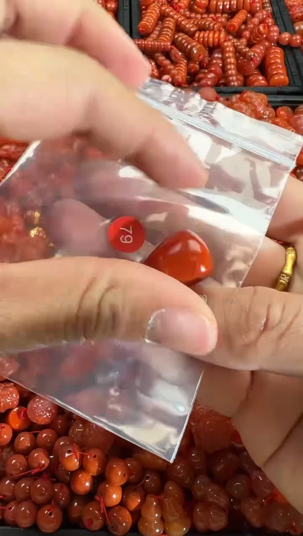 【闪购商品】南红玛瑙颈饰未镶嵌1