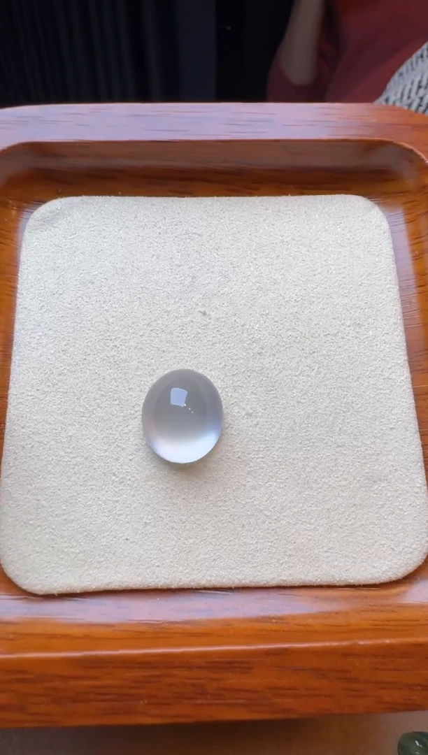 【闪购商品】翡翠颈饰未镶嵌蛋面，尺寸15.7*13.7*9.3