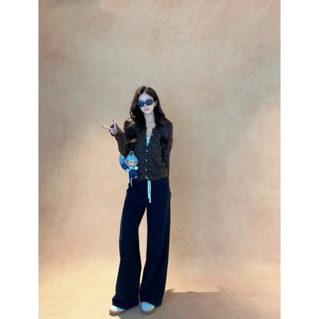 百搭吊带秋日小碎花圆领显瘦针织开衫套装+直筒休闲裤C  9341#