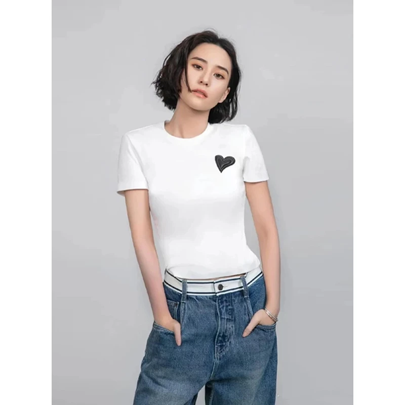 8608【M】2024年夏季新款时尚休闲PU爱心皮标圆领短袖T恤女上衣百搭