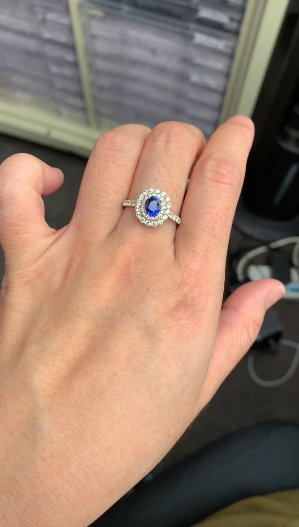 【闪购商品】蓝宝石戒指18K金镶嵌1ct皇家蓝戒指