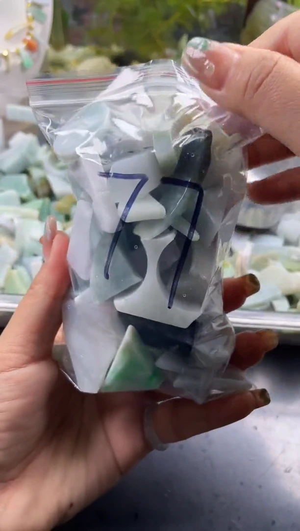 配石翡翠天然翡翠中号500克77