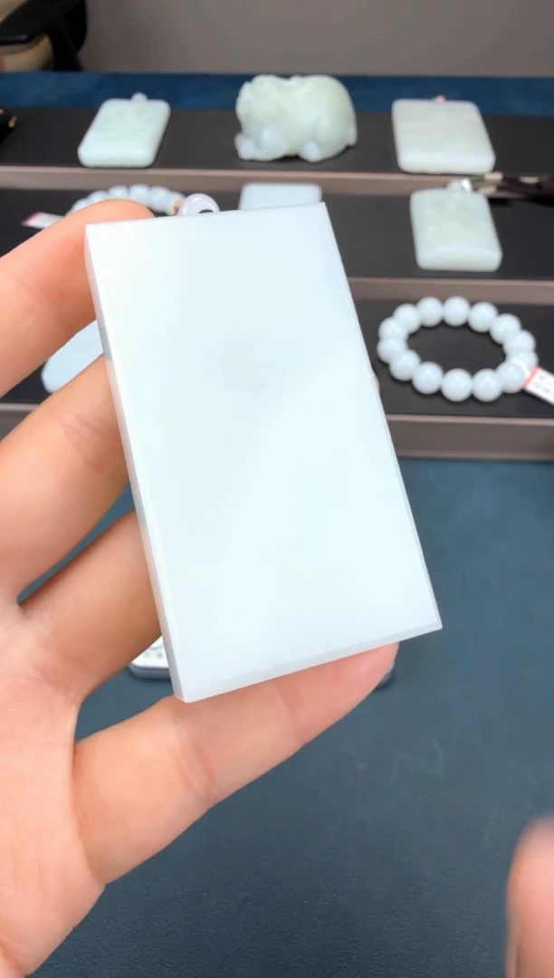 和田玉未镶嵌颈饰1