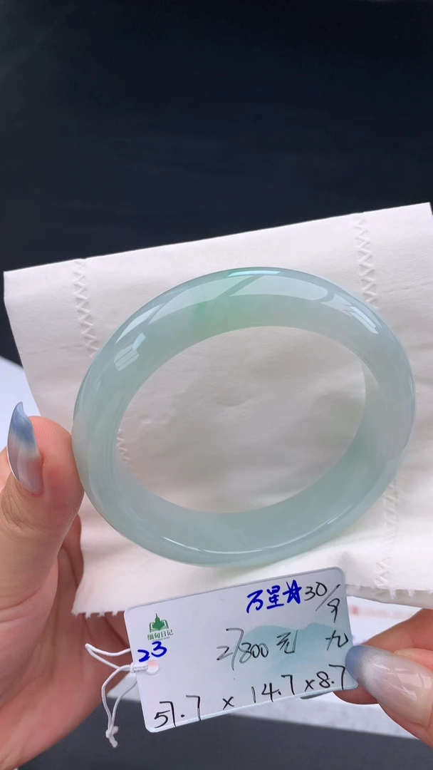 未镶嵌手镯翡翠自带#送人#，联系客服核对地址~