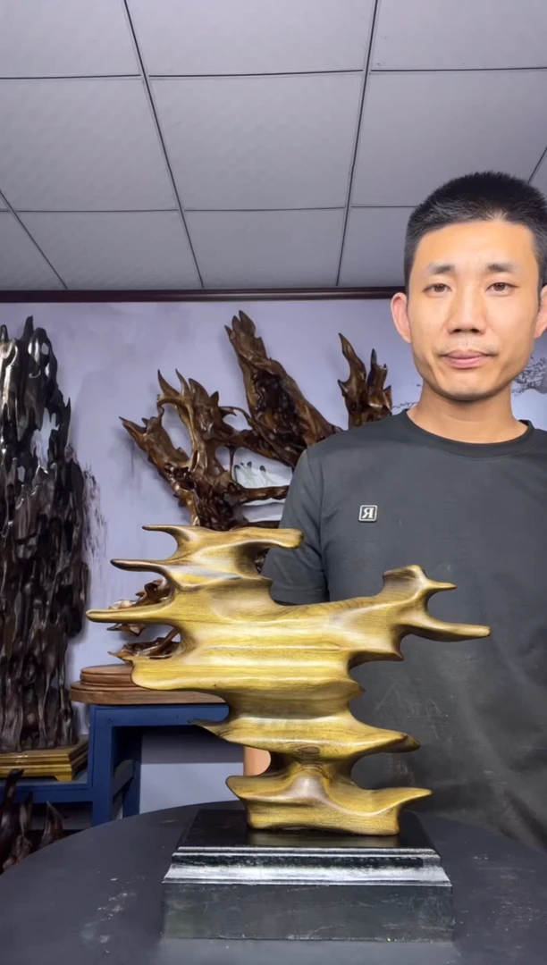 金丝楠木雕款中*。金丝楠木工艺品摆件