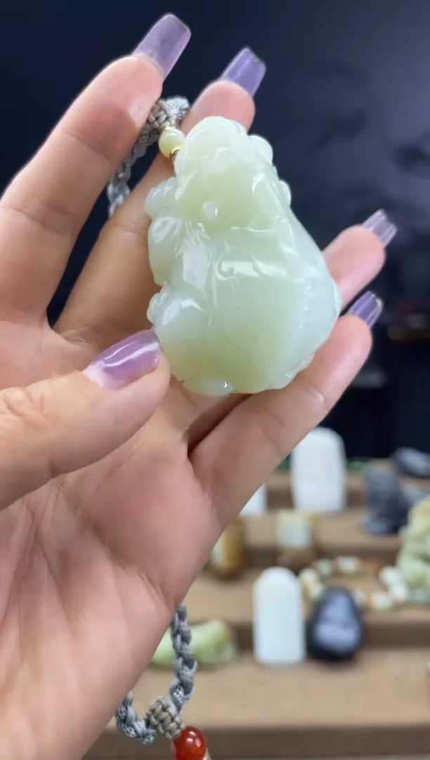 颈饰未镶嵌和田玉1