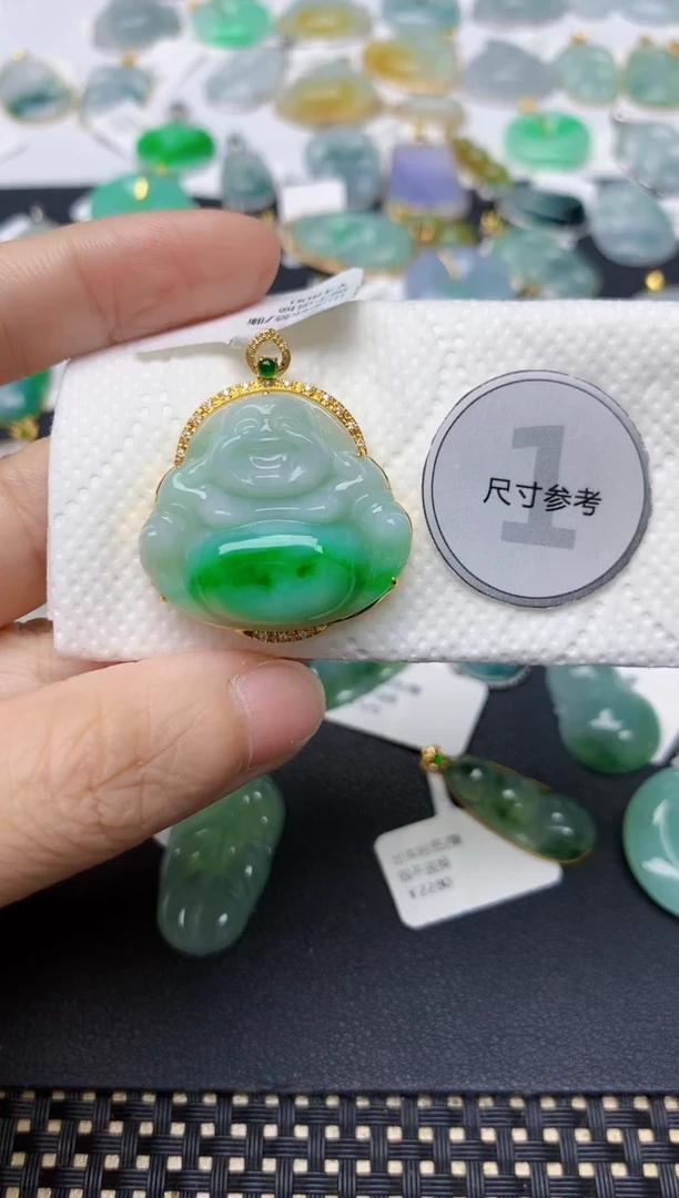 翡翠18K金镶嵌颈饰天然缅甸A货翡翠