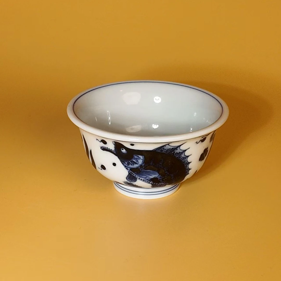 赋林觉隐鱼藻纹小压手杯