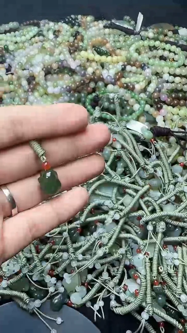 和田玉未镶嵌颈饰拍一发一