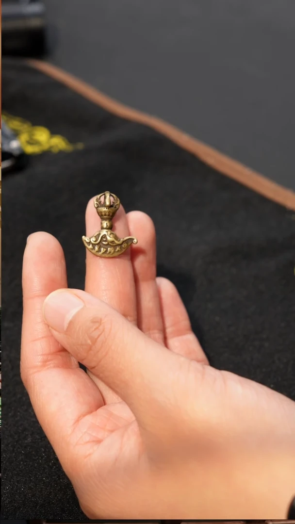 铜铁合金类金刚钺刀吊坠/挂饰