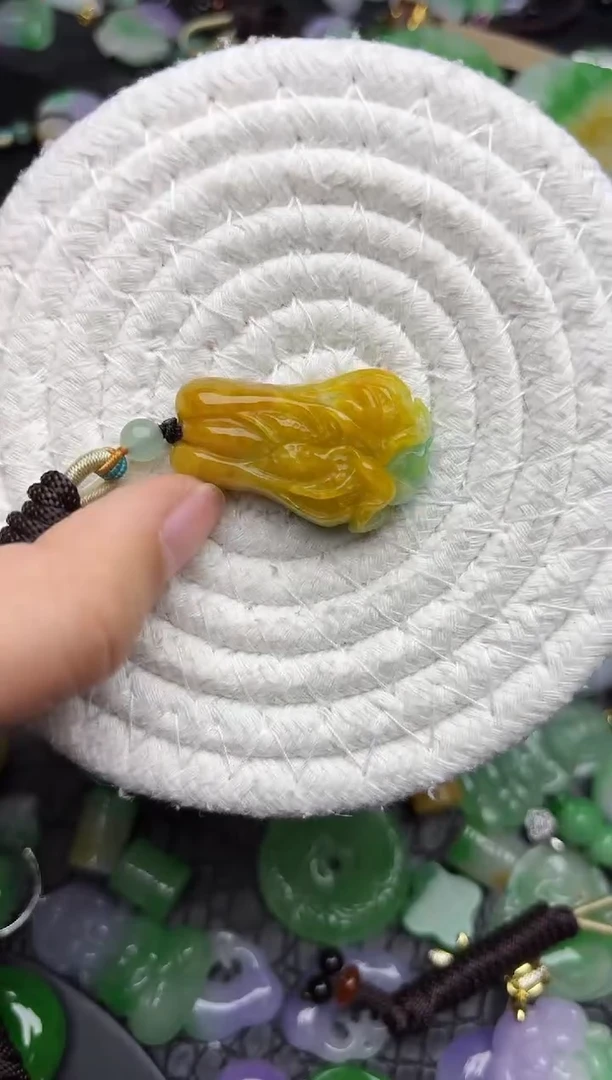 颈饰未镶嵌翡翠缅甸翡翠吊坠