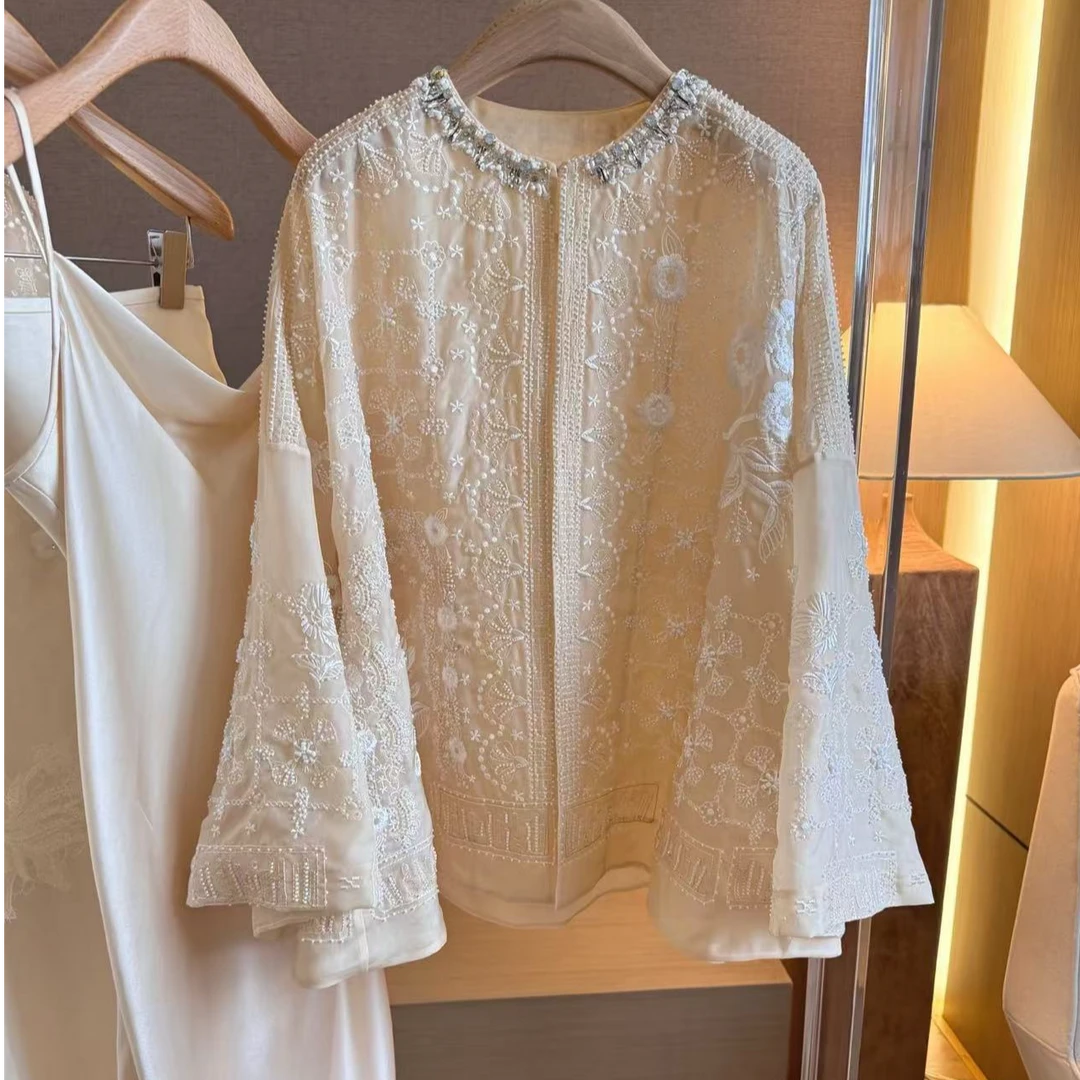 圆领长袖重工钉珠上衣外套女