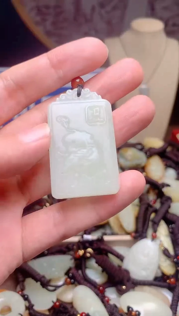 和田玉未镶嵌颈饰1