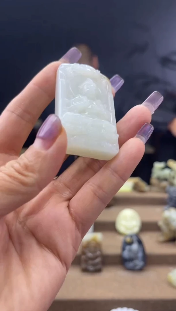 颈饰未镶嵌和田玉1