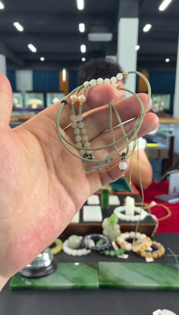 和田玉未镶嵌颈饰半珠链