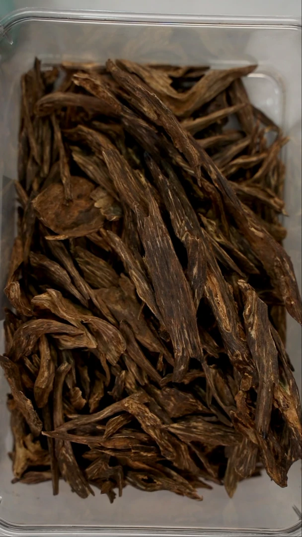 沉香沉香碎屑柬埔寨沉香沉香水香料450元一克，需要请发言