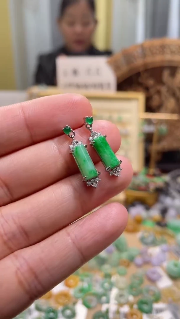 颈饰未镶嵌翡翠无事牌耳钉一对