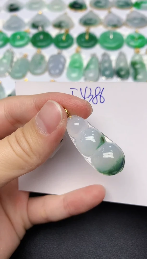 颈饰18K金镶嵌翡翠天然缅甸A货翡翠百元以上9元证书费自理