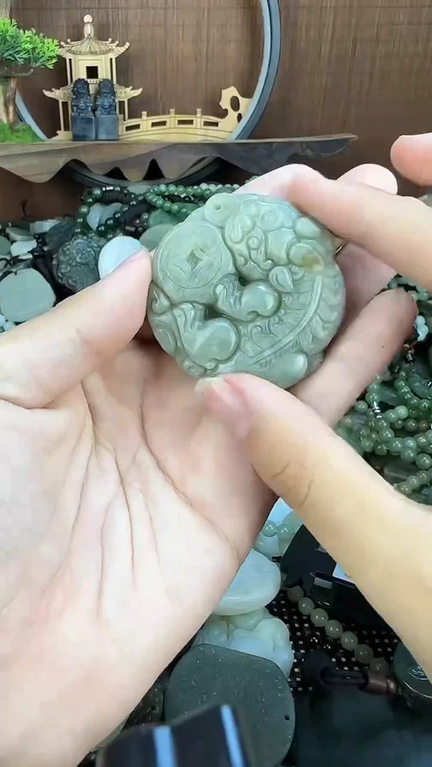 和田玉未镶嵌颈饰1
